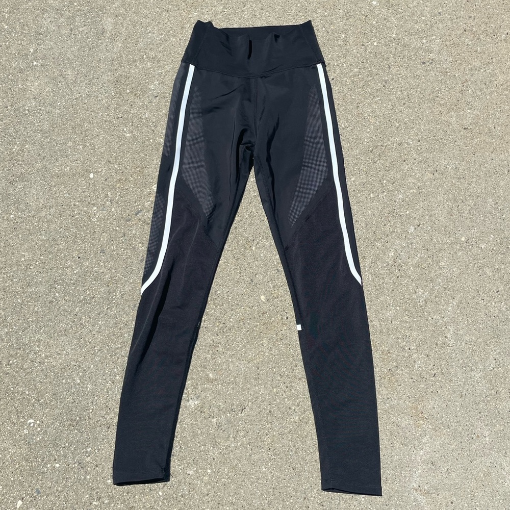 adidas NWT Black and White Believe This Tight Size Small
